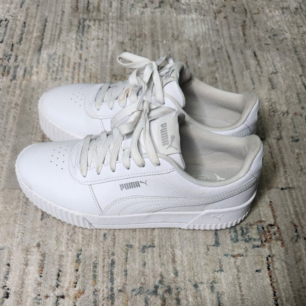 Puma Women's Carina Sneakers, White with the Silver Puma Logo, size 8.5